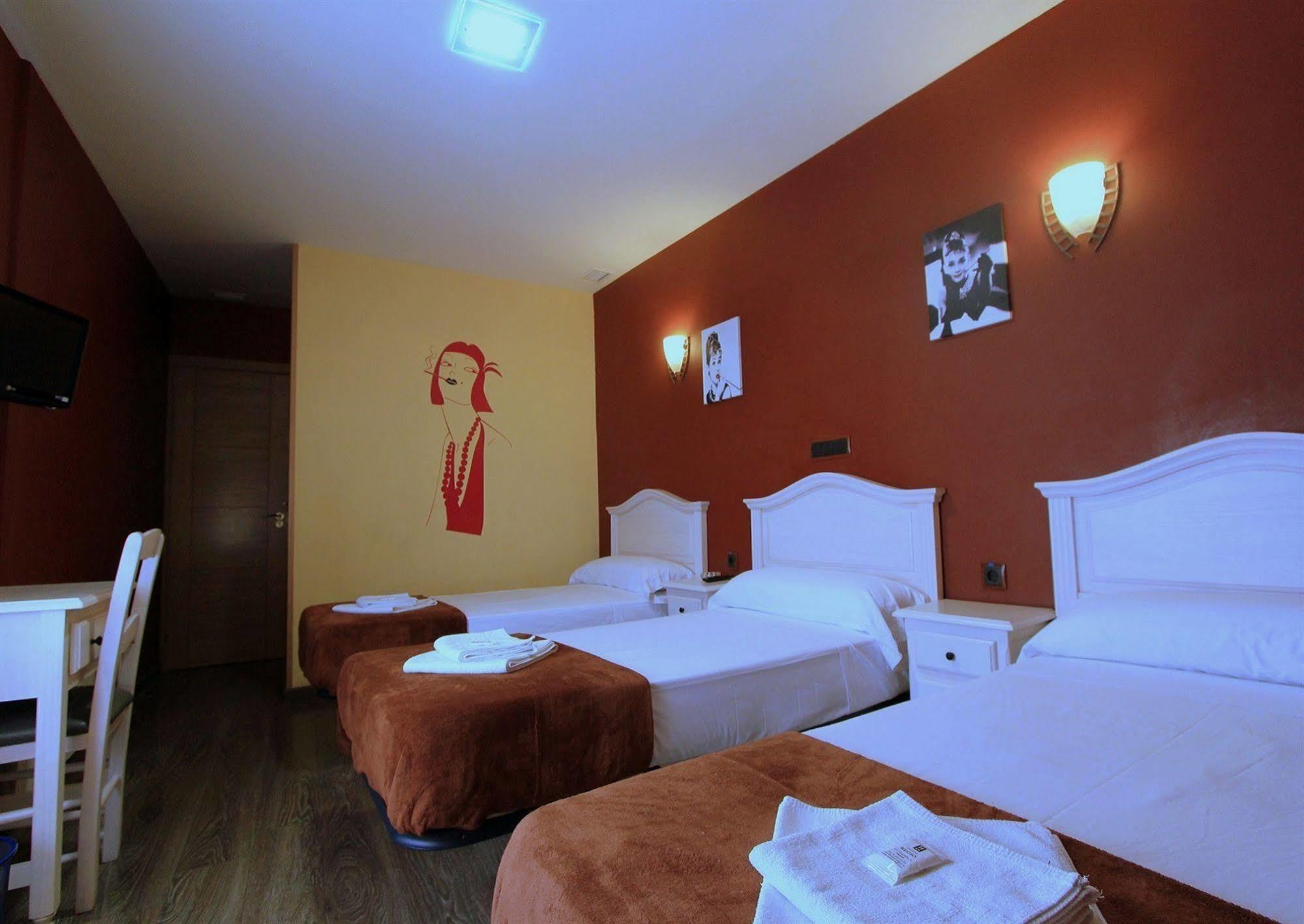 Hostal Regio Madrid Ngoại thất bức ảnh